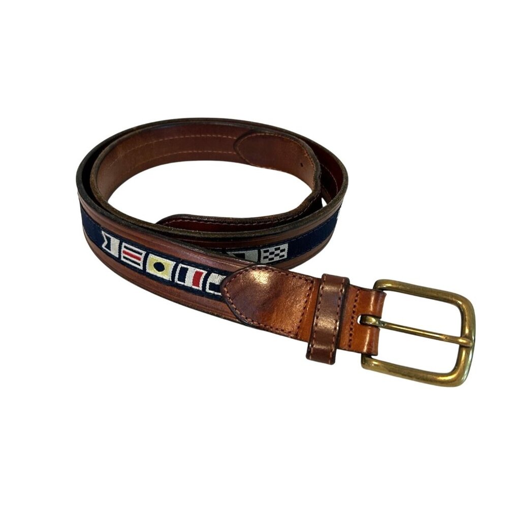 Nautica Brown Leather Belt with Brass Buckle.  Normal Wear Present.